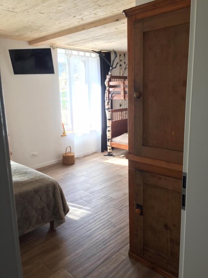 ラショー・ド・フォン La Ferme Des Aretes Bed & Breakfast エクステリア 写真
