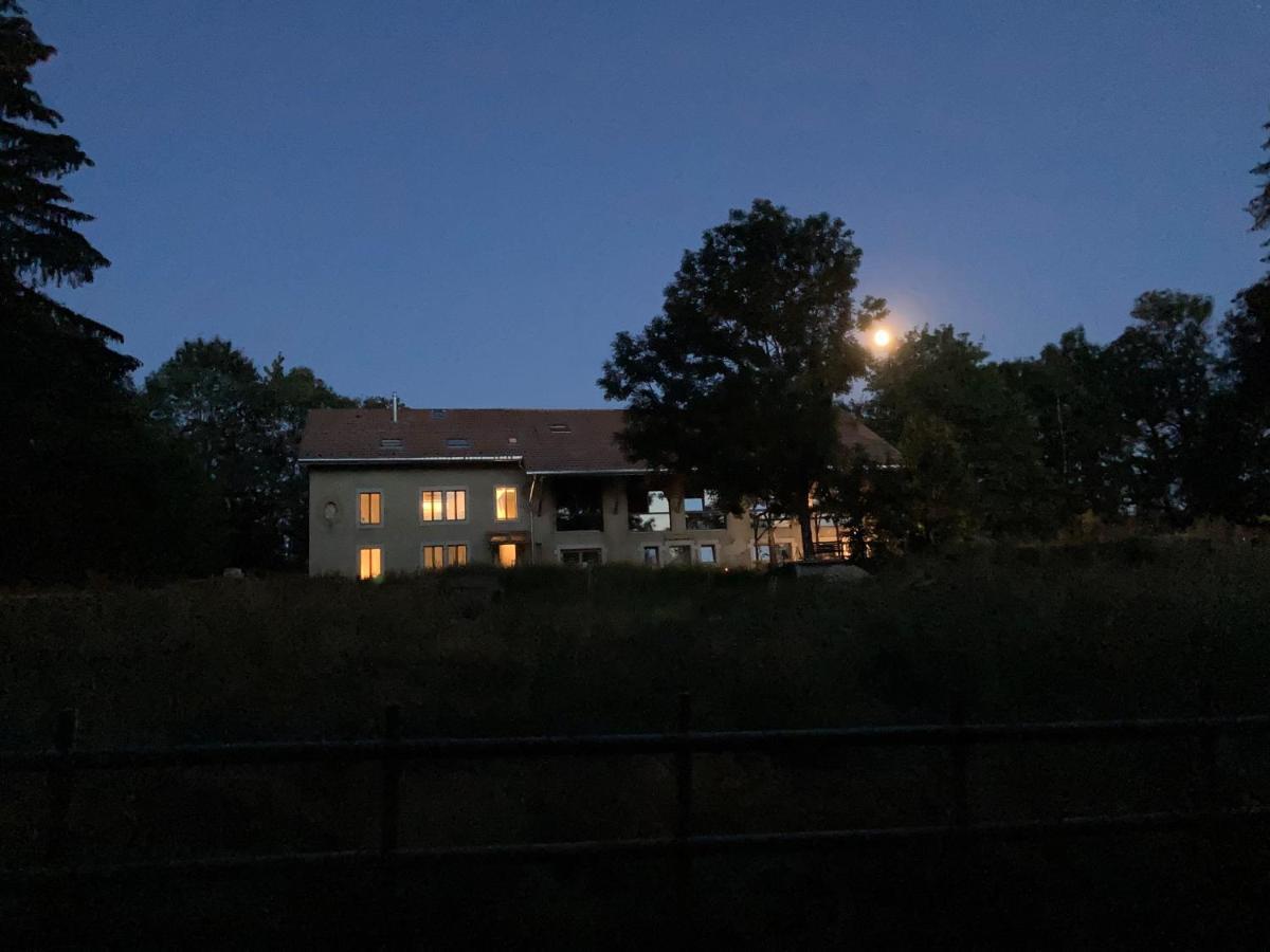 ラショー・ド・フォン La Ferme Des Aretes Bed & Breakfast エクステリア 写真