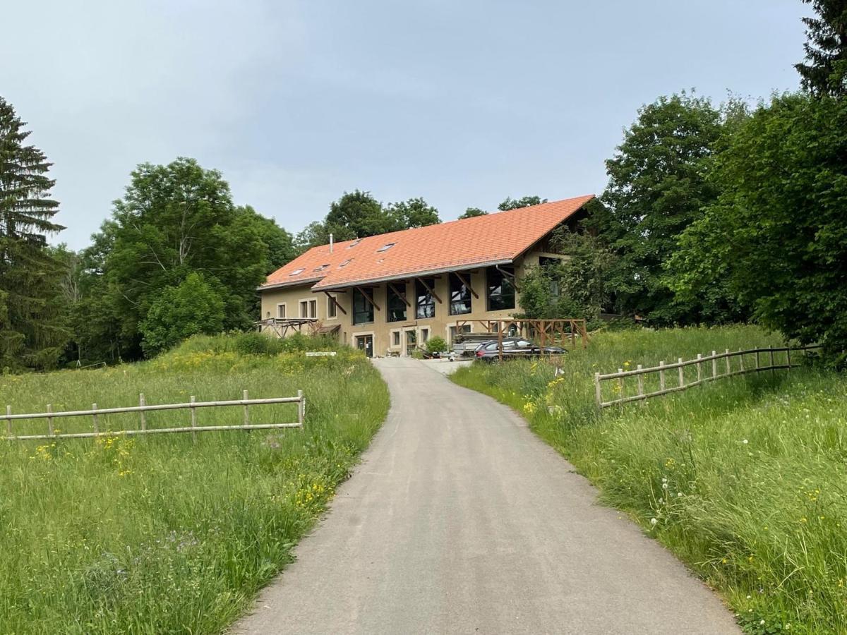 ラショー・ド・フォン La Ferme Des Aretes Bed & Breakfast エクステリア 写真