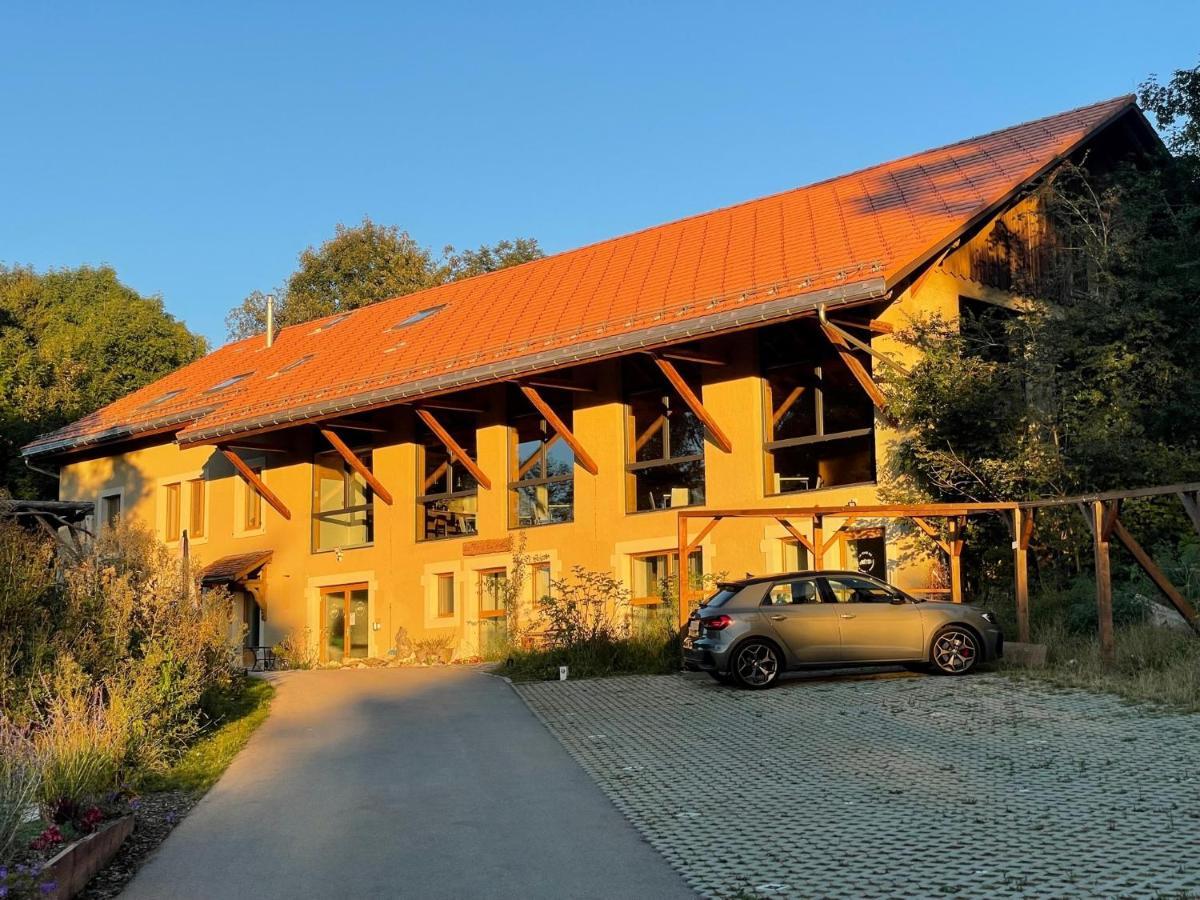 ラショー・ド・フォン La Ferme Des Aretes Bed & Breakfast エクステリア 写真
