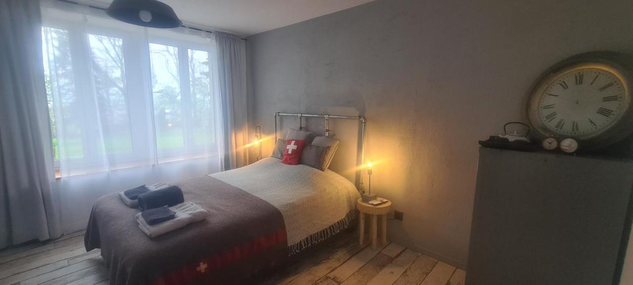 ラショー・ド・フォン La Ferme Des Aretes Bed & Breakfast エクステリア 写真