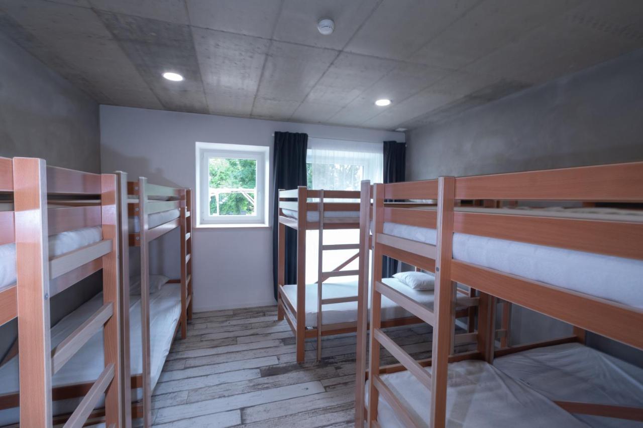 ラショー・ド・フォン La Ferme Des Aretes Bed & Breakfast エクステリア 写真